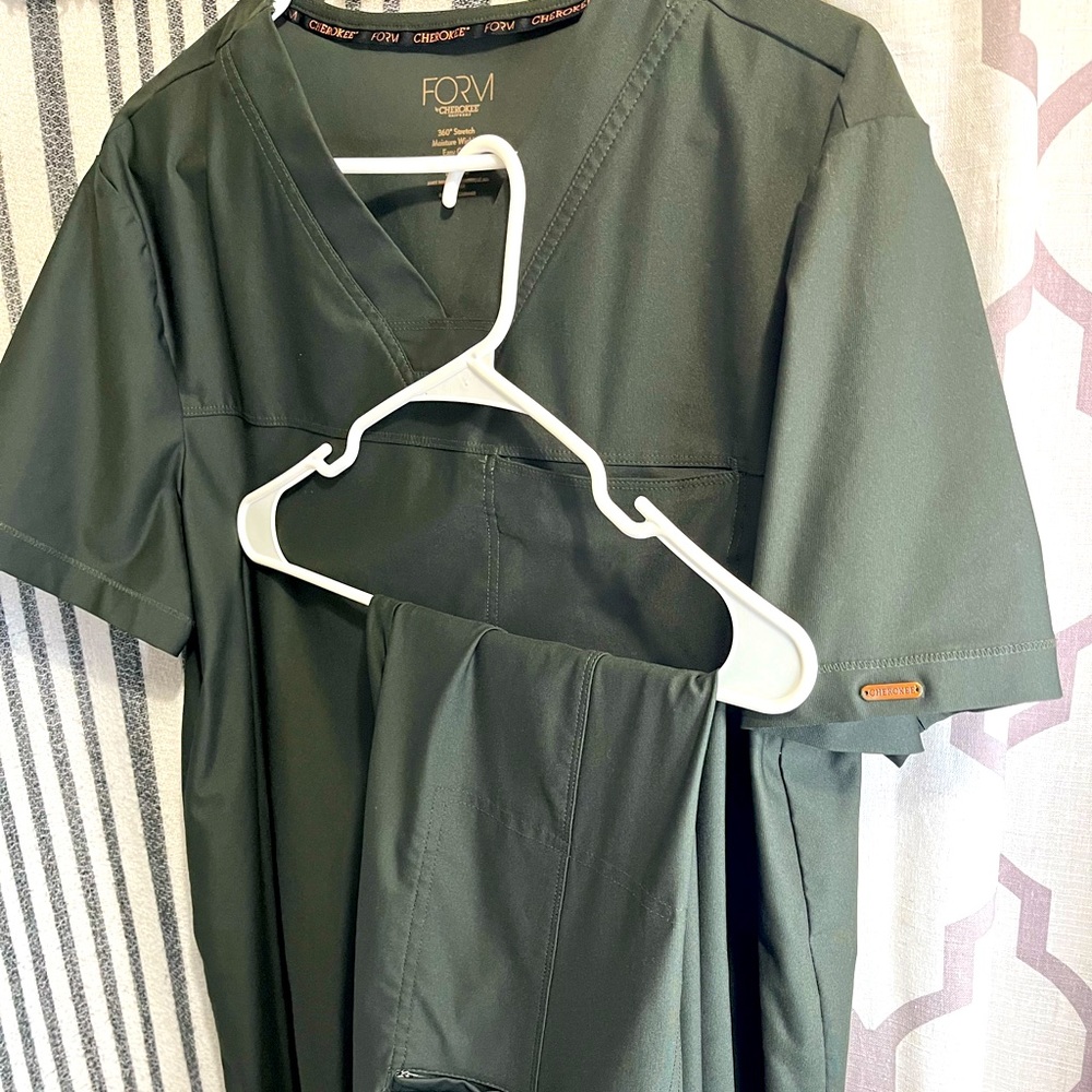 Cherokee Form Scrubs-men’s lg-HUNTER GREEN